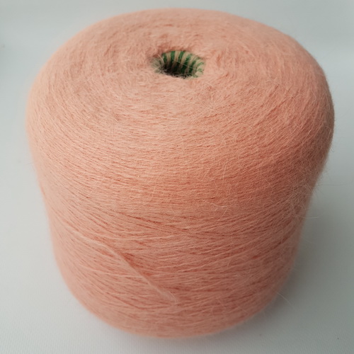 Mink (1408 розовый персик) 90% пух норки, 10% нейлон 700 м/100 гр
