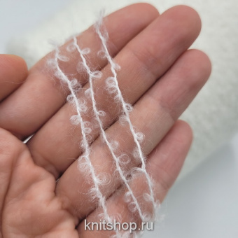 Filpucci Superiore (300 белый) 53% суперкидмохер 23% шелк 23% па, 1% эласт 720м/100гр букле